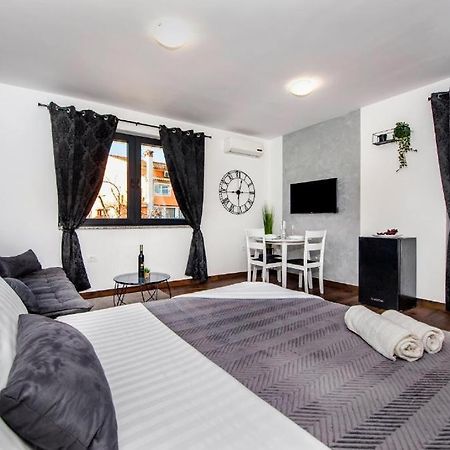 Deluxe Apartments A&A - 2 Rovinj Luaran gambar