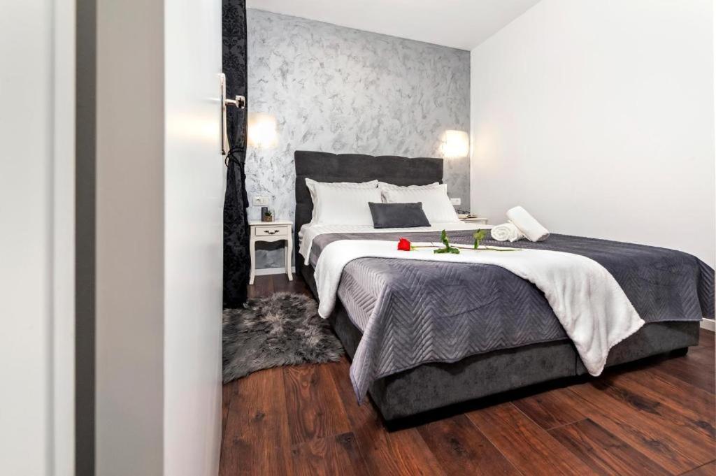 Deluxe Apartments A&A - 2 Rovinj Luaran gambar