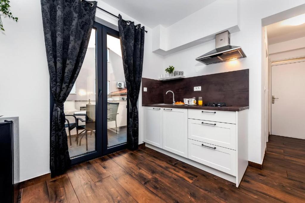 Deluxe Apartments A&A - 2 Rovinj Luaran gambar
