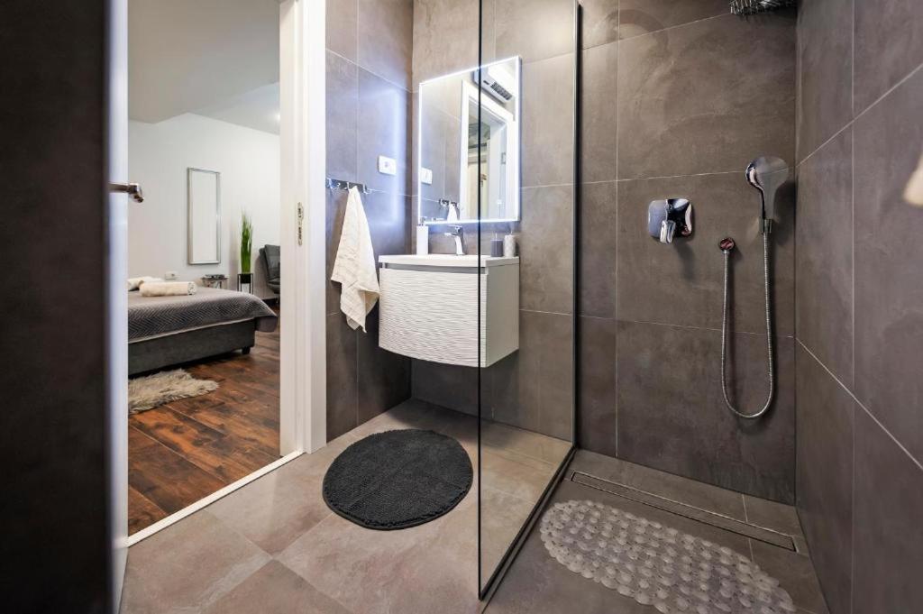 Deluxe Apartments A&A - 2 Rovinj Luaran gambar