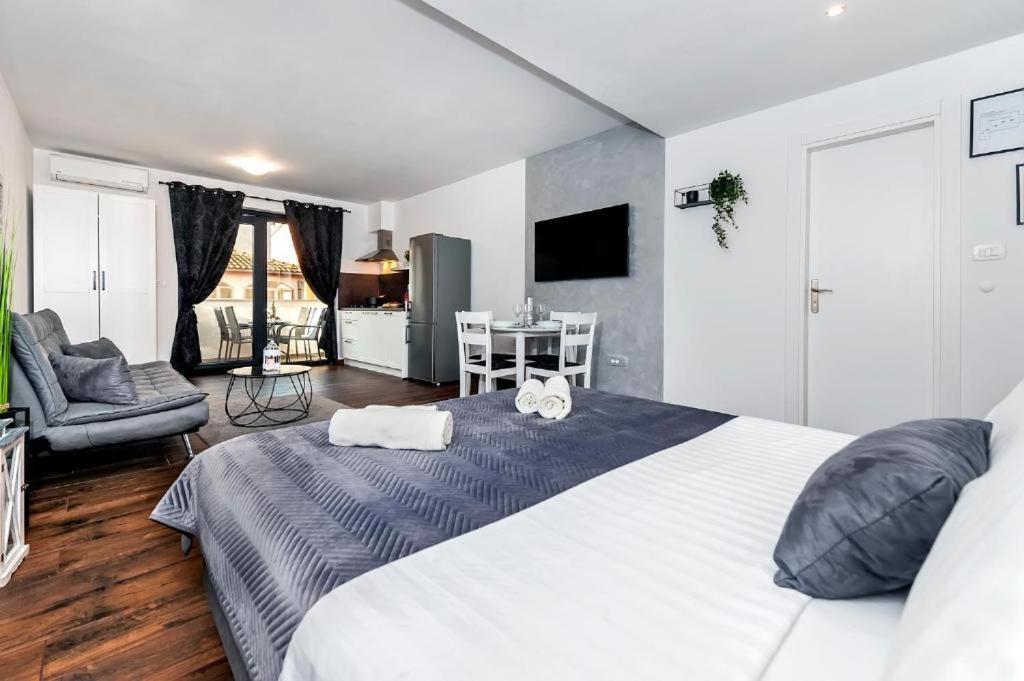 Deluxe Apartments A&A - 2 Rovinj Luaran gambar