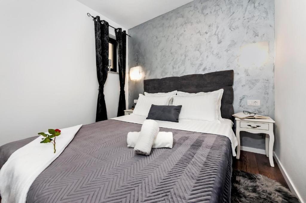 Deluxe Apartments A&A - 2 Rovinj Luaran gambar